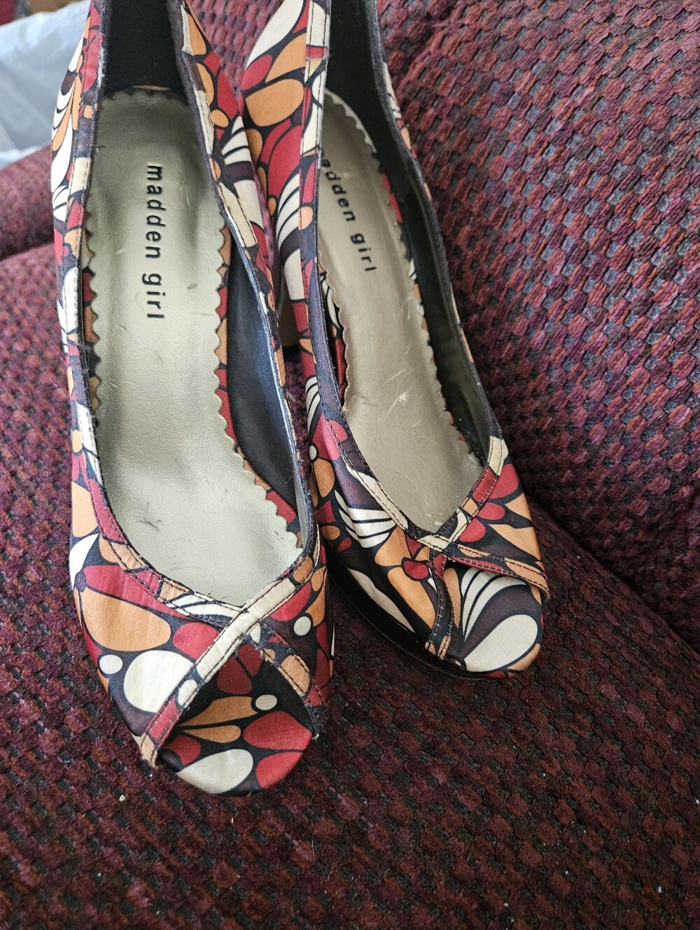 Y2K Retro/Vintage Inspired Madeen Girl Laureen Floral Sateen Peep Toe Heels